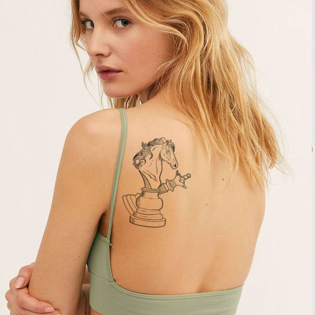 Tatuagem falsa da arte do corpo da tatuagem do cavalo de xadrez à prova  dwaterproof água do suco da erva tatuagem temporária para a mulher -  AliExpress